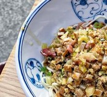 New Year's Sautéed Noodles