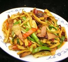 Preserved Radish and Pork Belly Stir-fry