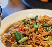 Sour Radish Stir-Fried Beef Tripe