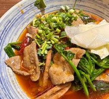 Pea Shoot and Pig Liver Noodles