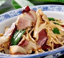 Stir-fried Fresh Bamboo Shoots with Preserved Pork