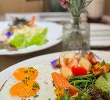 North African Egg with Sausage and Bread