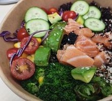 Hawaiian Salmon with Avocado Pico