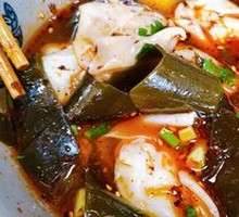 Sichuan-style Dumplings with Medium Spiciness