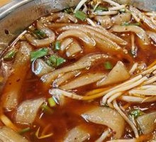 Intertwined Hot Pot Noodles