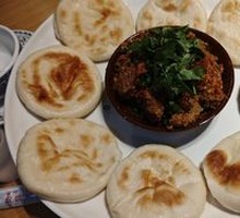 Steamed Goose Meat Baozi