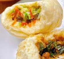 Li and Bai Sauce Pork Bun