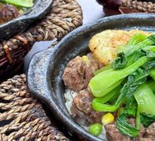 Braised Pork Ribs Claypot Rice
