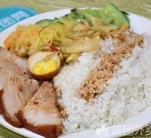 Pork Shank with Pig Intestine Strips