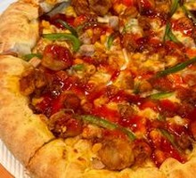 Spicy Crawfish Crispy Chicken Pizza