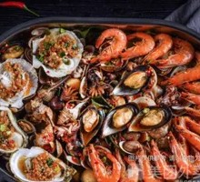 Trending Seafood Hot Mix Platter