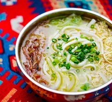 Chicken and Ham Noodles with Rice Cake