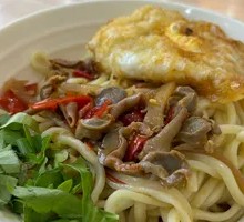 Dry-Mixed Chicken Offal Noodles