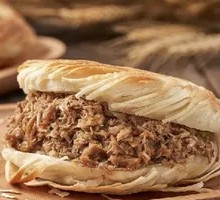 Freshly Roasted Meat in Flatbread