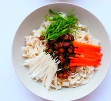 Vegetable Pepper Mixed Sauce Knife-Sliced Noodles