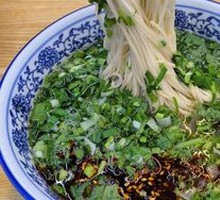 Sour Cabbage Beef Noodles