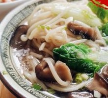 Shiitake Braised Pork Noodles
