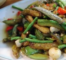 Eggplant Stir-Fried with Green Beans