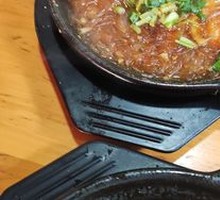 Clam with Garlic Noodles in Clay Pot