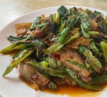 Braised Pork with Garlic Shoots