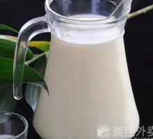 Red Date and Goji Berry Soy Milk