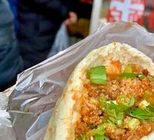 Steamed Beef in Flour-rolled Flatbread