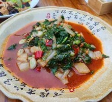 Thick-leaved Vegetable Stewed with Broad Beans