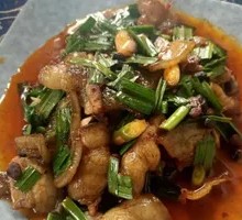 Stir-fried Pork with Garlic Shoots