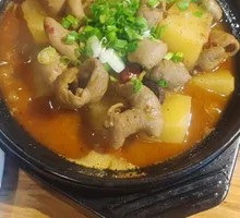 Braised Pork Intestines in Clay Pot