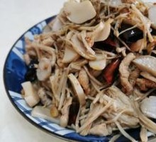 Stir-Fried Meat with Two Mushrooms