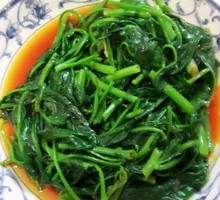Garlic Stir-Fried Water Spinach