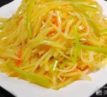 Sliced Potatoes with Green Pepper