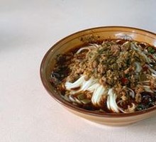 Spicy Beef Noodles with Fresh Chili