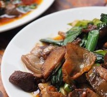 Stir-fried Pork with Garlic Shoots
