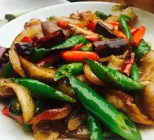 Green Pepper Stir-fried Pork Head Meat