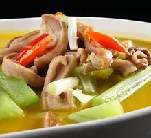 Green Bamboo Shoots with Pig Tripe