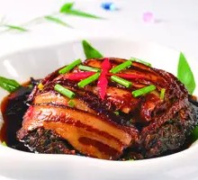 Braised Pork Belly with Crispy Skin