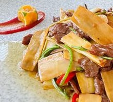 Stir-Fried Beef with Yellow Onion