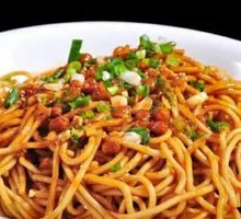 Dry Tossed Noodles with Pork Sauce