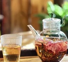 Black Tea with Crimson Rose