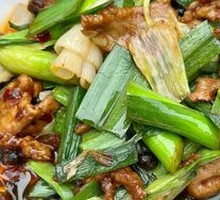 Garlic Shoot Salt-Fried Pork