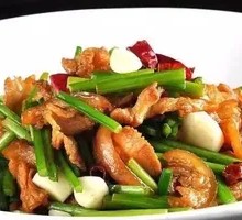 Cauliflower Stir-fried with Pork Shank