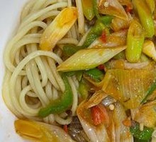 爆赞葱爆牛肉拌面