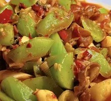 Braised Intestines with Lettuce