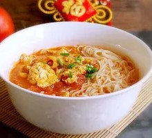 Tomato and Egg Rice Noodles