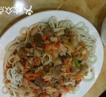 Stir-Fried Mushroom and Meat over Noodles