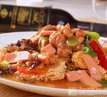 Fried Rice Noodles with Pork