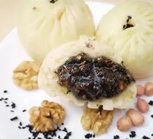 Poria and Sesame Bun