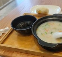 Clay Pot Century Egg and Pork Porridge