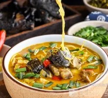 Black Chicken Sour Spicy Rice Noodles